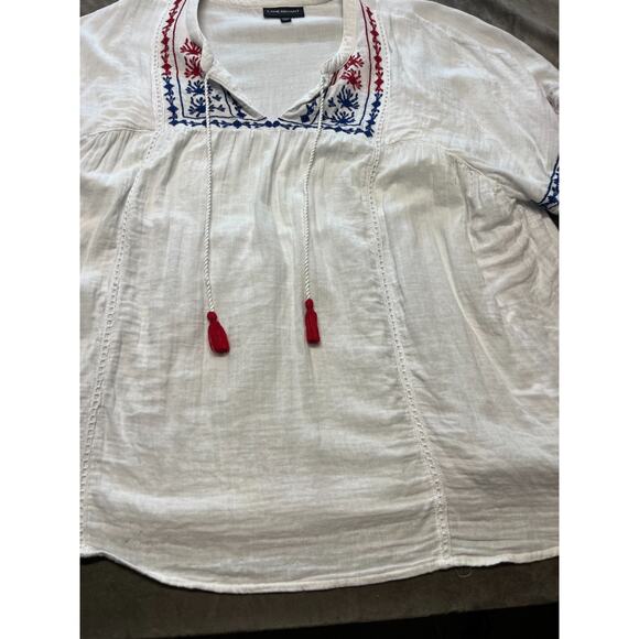 Lane Bryant Plus Size 18/20‎ Relaxed Flutter Sleeve Top Tassle w/Blue Embroidery - Picture 3 of 7